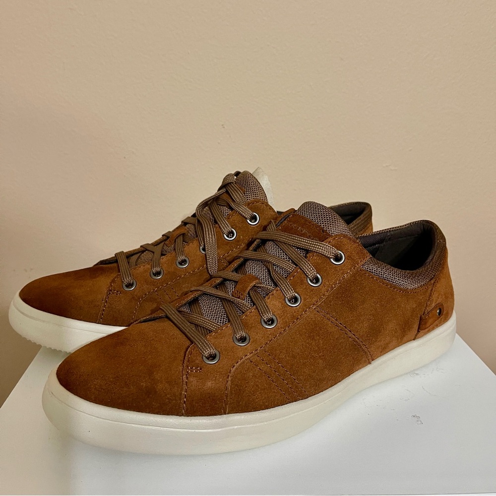 NEW MEN’S Rockport Collie Tie Sneakers / Shoes— Size 10